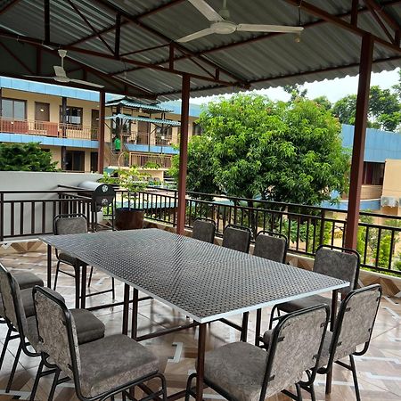 Ama Garden Sauraha Hotel Exterior photo