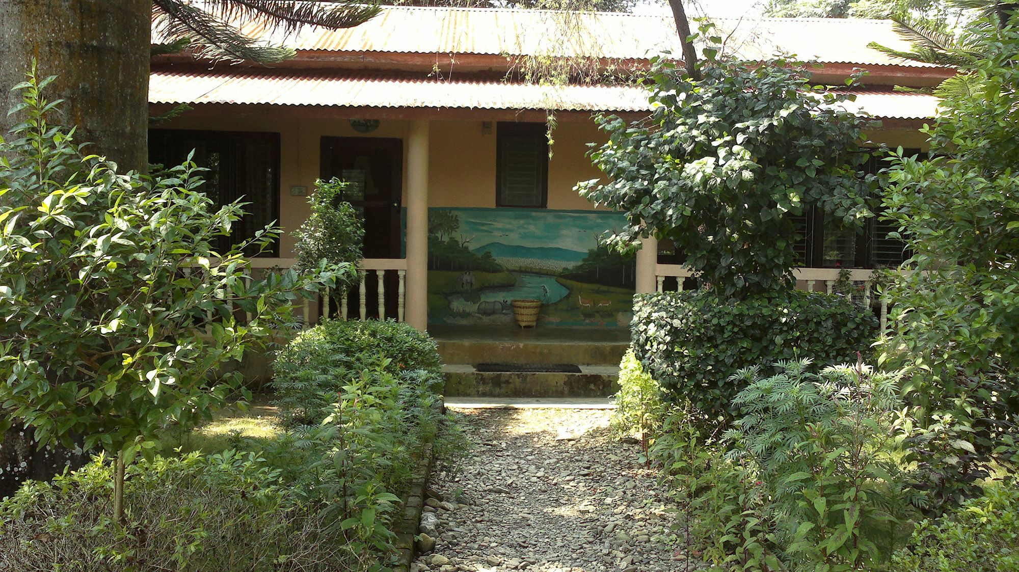Ama Garden Sauraha Hotel Exterior photo